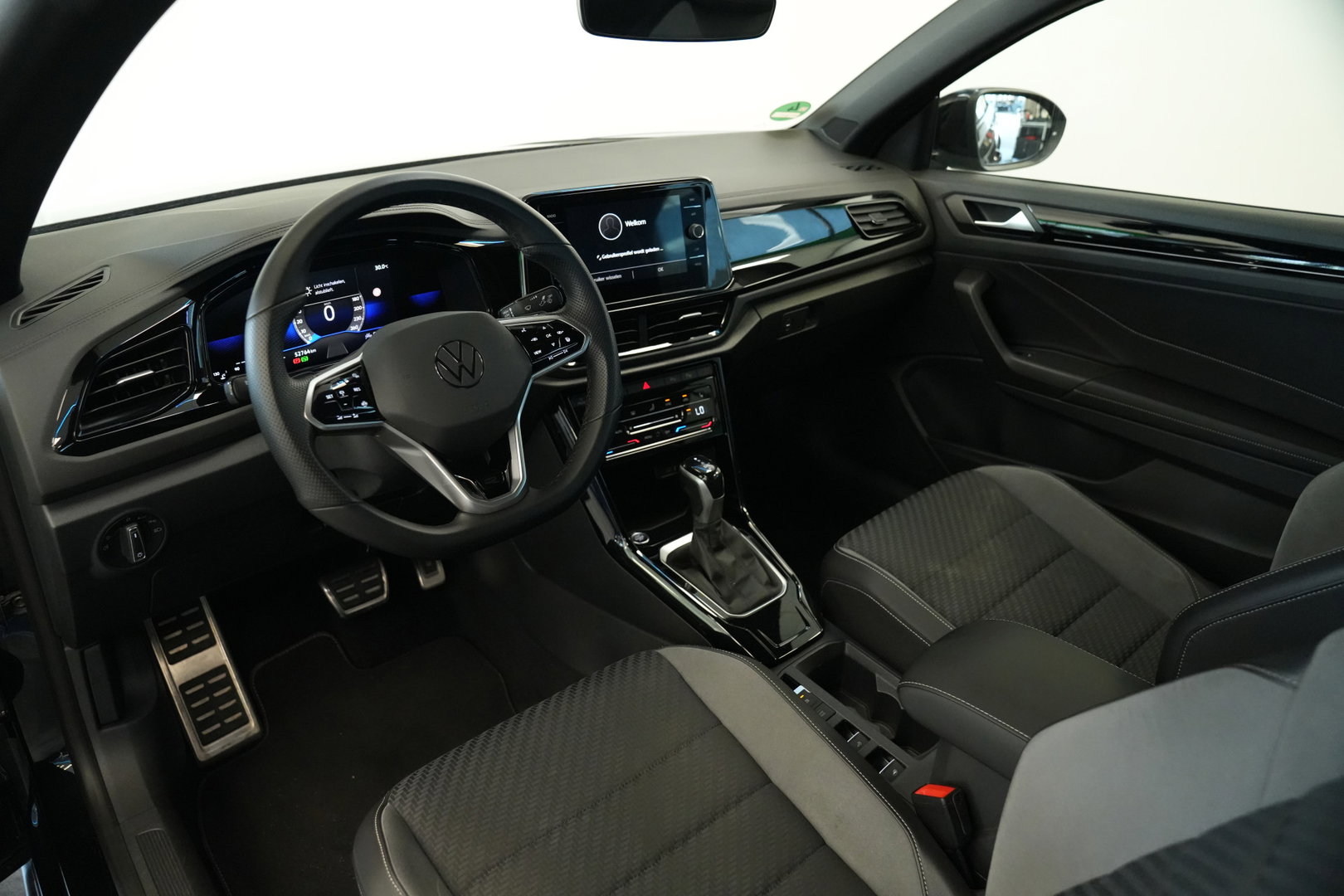 Volkswagen T-Roc 1.5 TSI R-Line Edition Cabriolet Camera PDC ACC IQ-light 24 Maanden garantie* (Vraag naar de voorwaarden)
