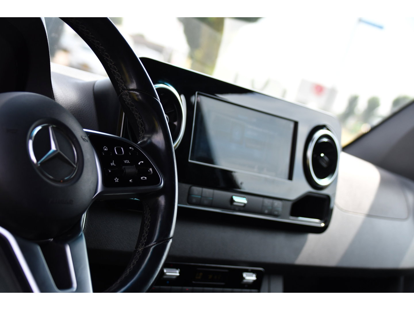Mercedes-Benz Sprinter 316 2.2 CDI L2H2 DC PB Edition Adaptieve Cruise, Camera, Carplay, LED, 164pk, Stoelverwarming, Trekhaak, Automaat, 10,5'' Mbux, Standkachel, Uniek!