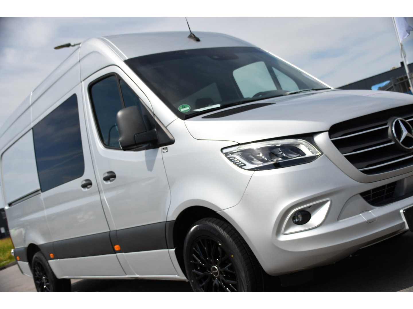 Mercedes-Benz Sprinter 316 2.2 CDI L2H2 DC PB Edition Adaptieve Cruise, Camera, Carplay, LED, 164pk, Stoelverwarming, Trekhaak, Automaat, 10,5'' Mbux, Standkachel, Uniek!