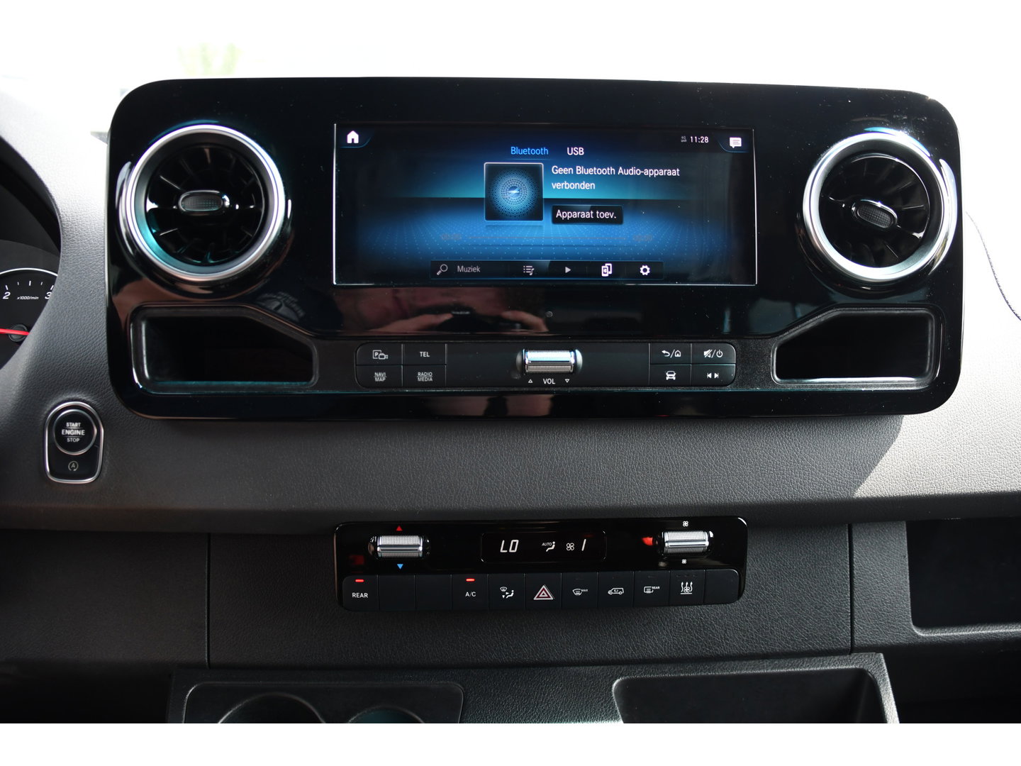 Mercedes-Benz Sprinter 316 2.2 CDI L2H2 DC PB Edition Adaptieve Cruise, Camera, Carplay, LED, 164pk, Stoelverwarming, Trekhaak, Automaat, 10,5'' Mbux, Standkachel, Uniek!