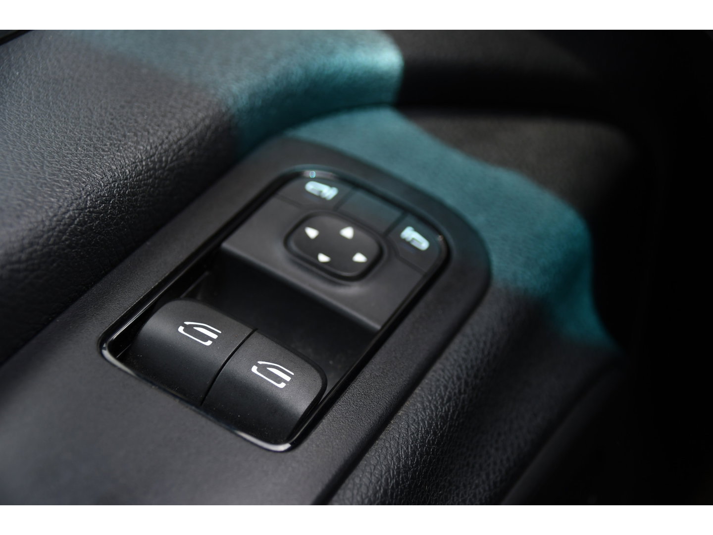 Mercedes-Benz Sprinter 316 2.2 CDI L2H2 DC PB Edition Adaptieve Cruise, Camera, Carplay, LED, 164pk, Stoelverwarming, Trekhaak, Automaat, 10,5'' Mbux, Standkachel, Uniek!