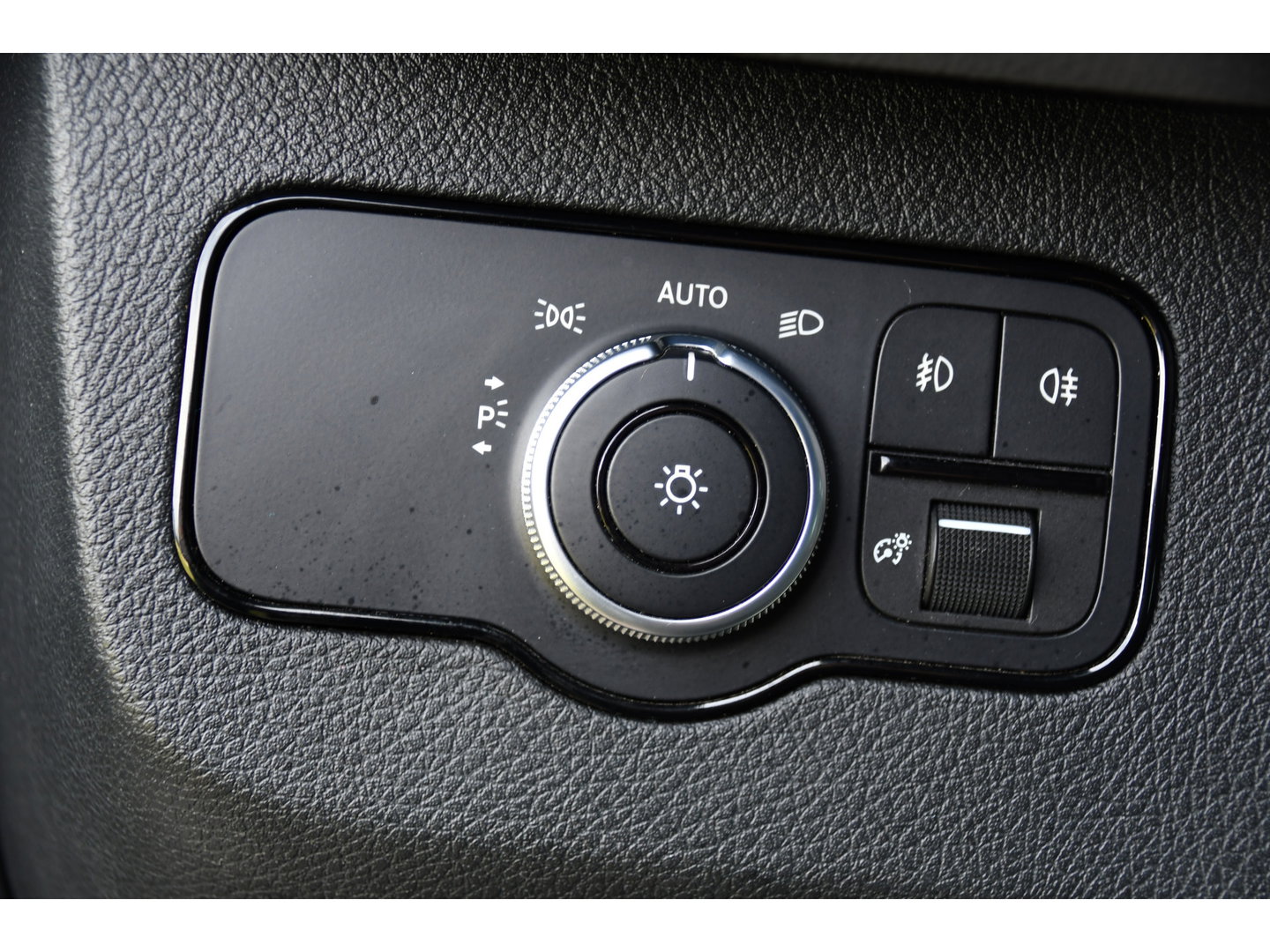 Mercedes-Benz Sprinter 316 2.2 CDI L2H2 DC PB Edition Adaptieve Cruise, Camera, Carplay, LED, 164pk, Stoelverwarming, Trekhaak, Automaat, 10,5'' Mbux, Standkachel, Uniek!
