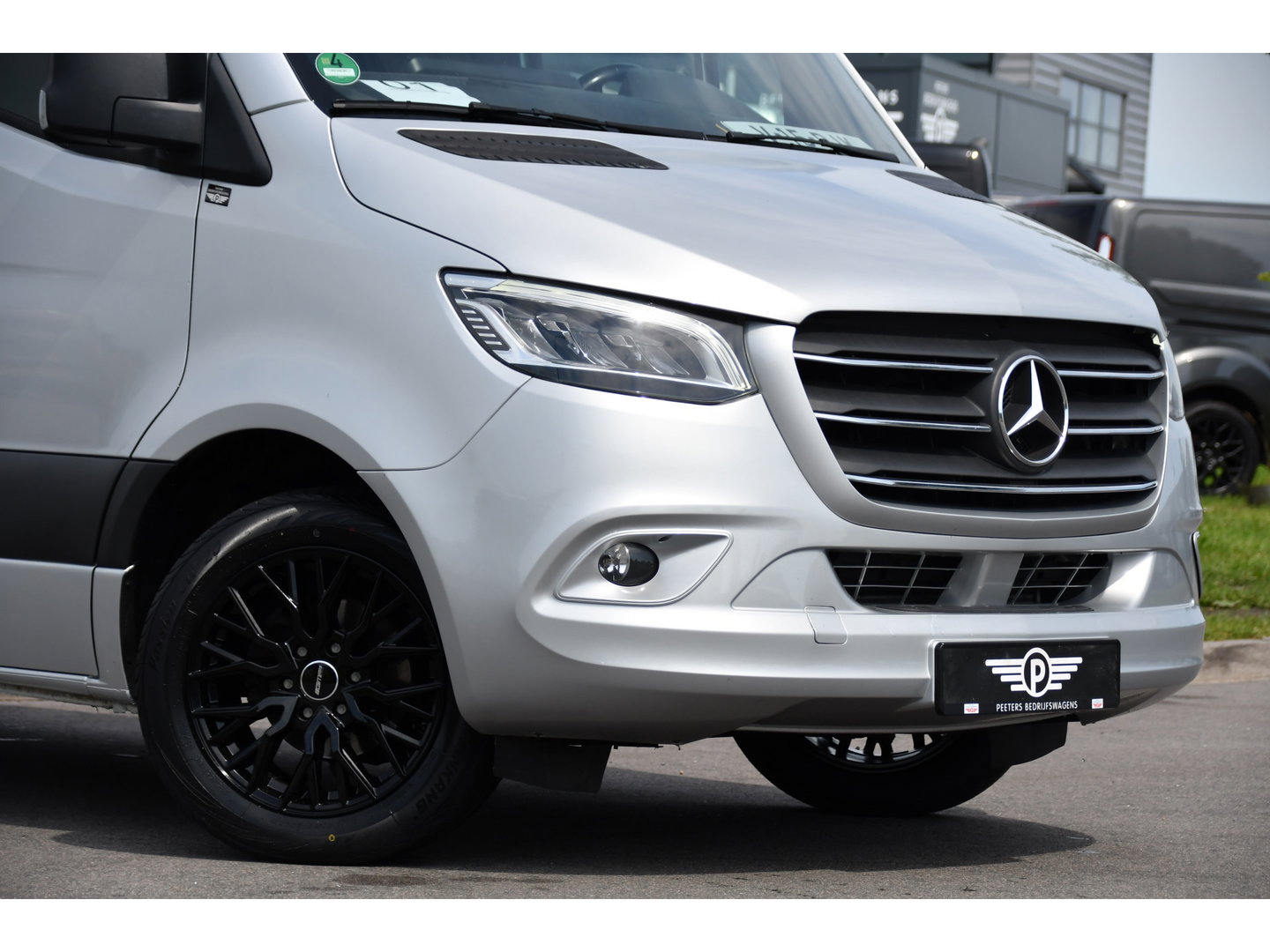 Mercedes-Benz Sprinter 316 2.2 CDI L2H2 DC PB Edition Adaptieve Cruise, Camera, Carplay, LED, 164pk, Stoelverwarming, Trekhaak, Automaat, 10,5'' Mbux, Standkachel, Uniek!