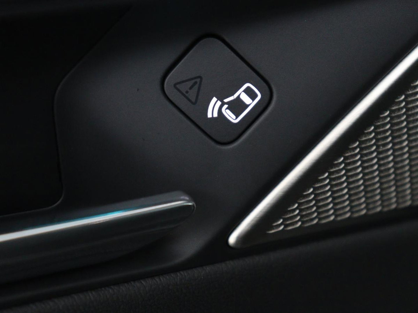 Jaguar I-PACE EV400 Business Edition S 90 kWh SOH 94,2% | Carplay | Navigatie | Standkachel | Panoramadak | Camera | Adaptive cruise | Elektrische achterklep | Climate control