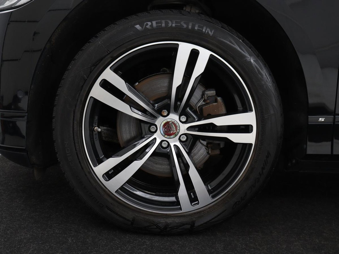 Jaguar I-PACE EV400 Business Edition S 90 kWh SOH 94,2% | Carplay | Navigatie | Standkachel | Panoramadak | Camera | Adaptive cruise | Elektrische achterklep | Climate control