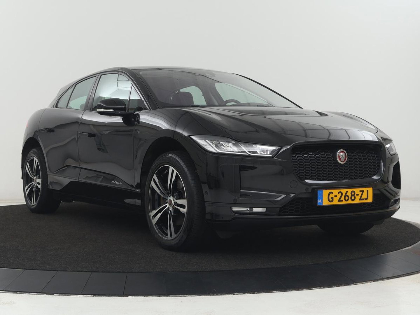 Jaguar I-PACE EV400 Business Edition S 90 kWh SOH 94,2% | Carplay | Navigatie | Standkachel | Panoramadak | Camera | Adaptive cruise | Elektrische achterklep | Climate control