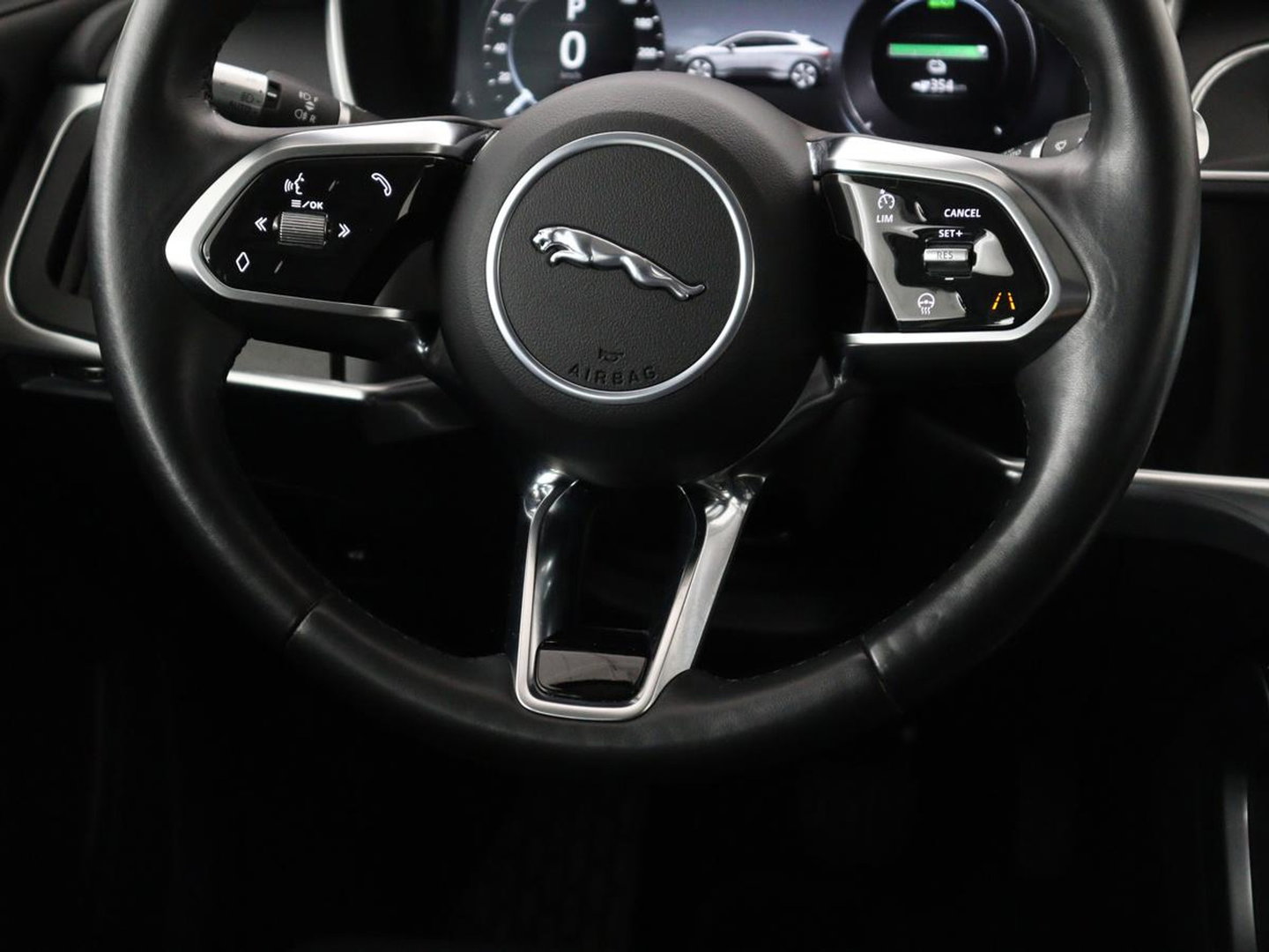 Jaguar I-PACE EV400 Business Edition S 90 kWh SOH 94,2% | Carplay | Navigatie | Standkachel | Panoramadak | Camera | Adaptive cruise | Elektrische achterklep | Climate control