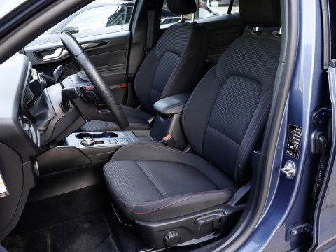 Ford FOCUS Wagon 1.0 EcoBoost ST-Line Automaat | Trekhaak | Winterpack