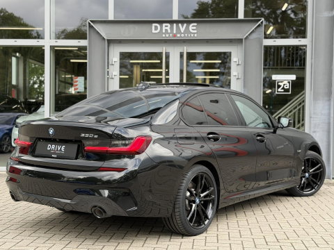 BMW 3-serie 330e High Ex. M-Sport |Schuif/kantel|Leer|Trekhaak|19"