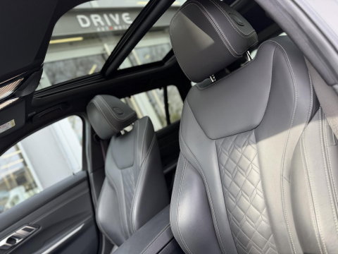 BMW 3 Serie Touring 330e LCI High Ex. M-Sport Pro |Individual leer|Pano|H/K|Memory|19"|Trekhaak|Dravit