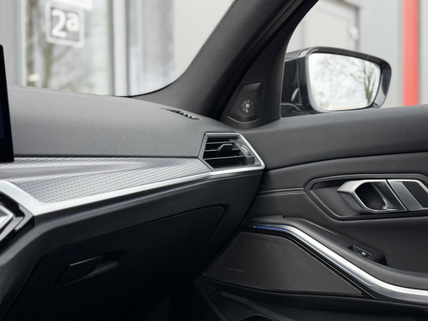BMW 3 Serie Touring 330e LCI High Ex. M-Sport Pro |Individual leer|Pano|H/K|Memory|19"|Trekhaak|Dravit