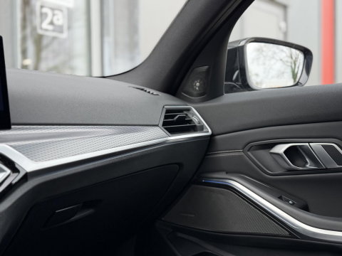 BMW 3 Serie Touring 330e LCI High Ex. M-Sport Pro |Individual leer|Pano|H/K|Memory|19"|Trekhaak|Dravit