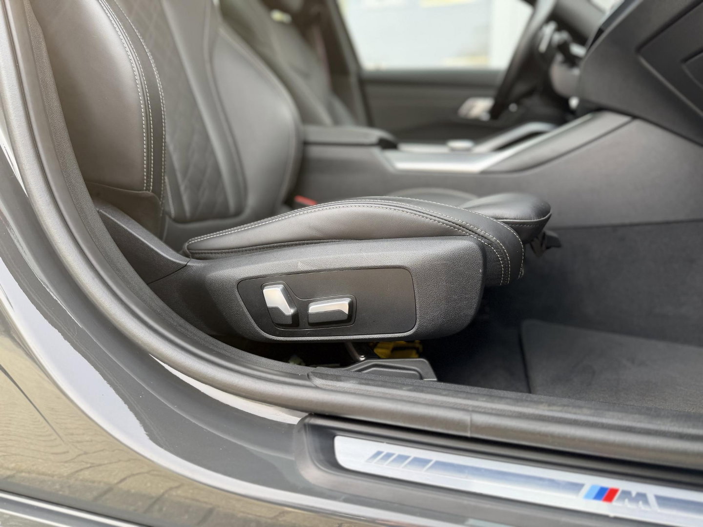 BMW 3 Serie Touring 330e LCI High Ex. M-Sport Pro |Individual leer|Pano|H/K|Memory|19"|Trekhaak|Dravit