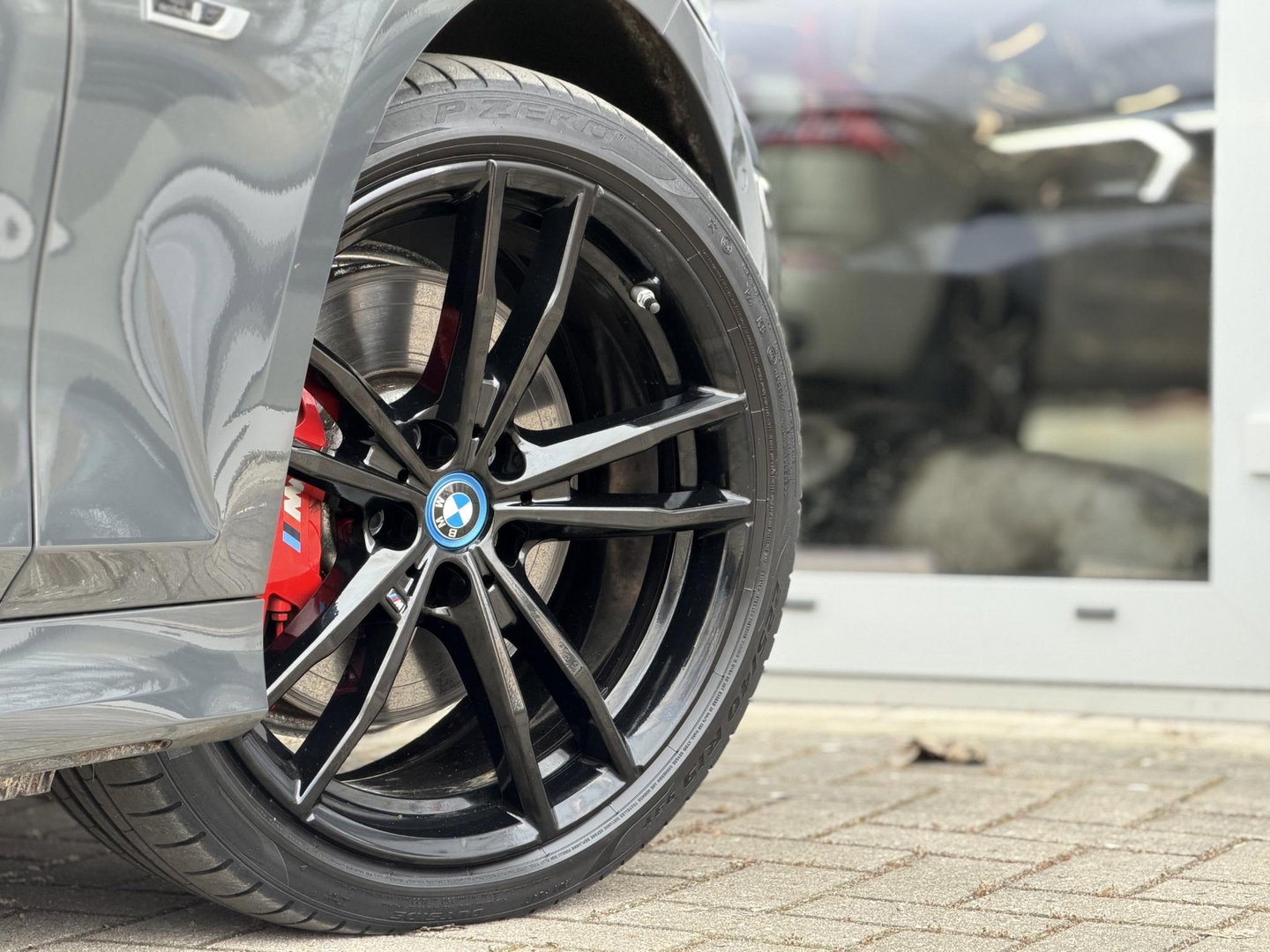 BMW 3 Serie Touring 330e LCI High Ex. M-Sport Pro |Individual leer|Pano|H/K|Memory|19"|Trekhaak|Dravit