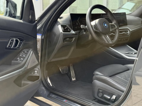 BMW 3 Serie Touring 330e LCI High Ex. M-Sport Pro |Individual leer|Pano|H/K|Memory|19"|Trekhaak|Dravit