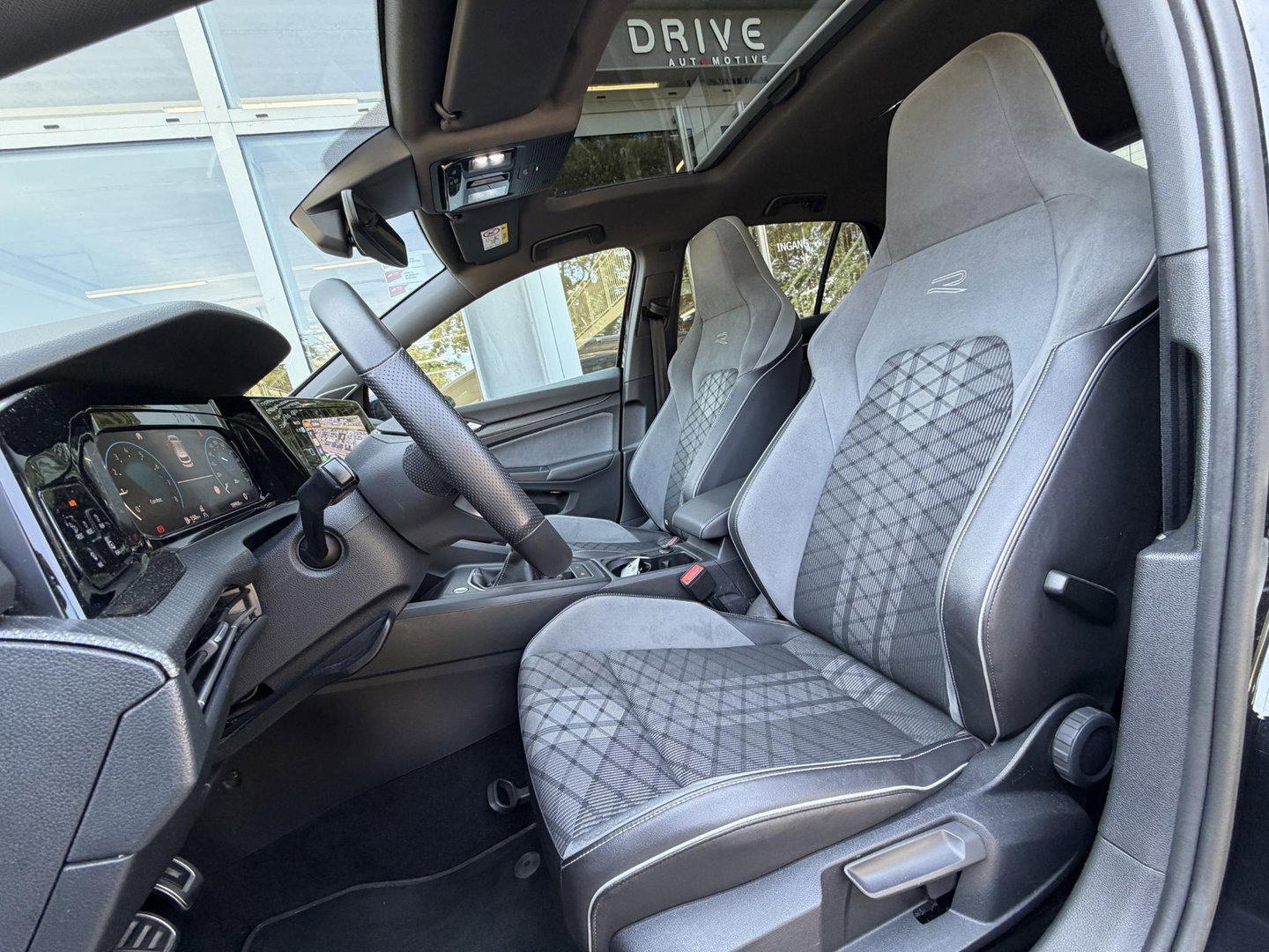 Volkswagen Golf 1.5 TSI 150PK Highline Business R-Line |Pano|H/K|ACC|HUD|19"|Trekhaak