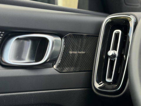 Volvo XC40 1.5 T4 210PK Recharge R-Design |H/K|AutoPilot|Winterpakket|Cam