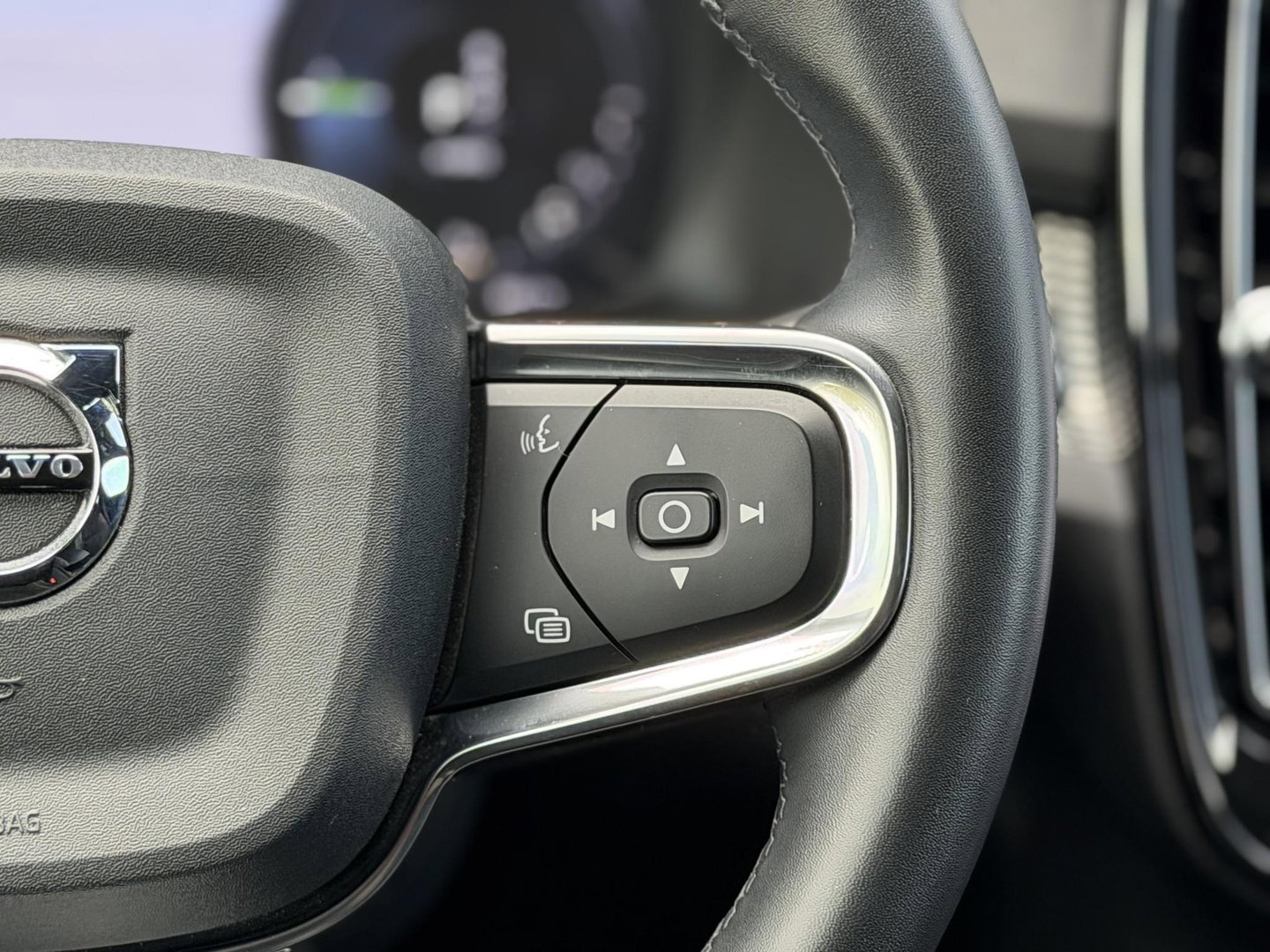 Volvo XC40 1.5 T4 210PK Recharge R-Design |H/K|AutoPilot|Winterpakket|Cam
