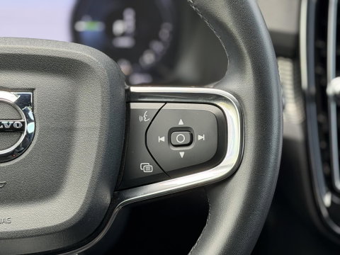 Volvo XC40 1.5 T4 210PK Recharge R-Design |H/K|AutoPilot|Winterpakket|Cam