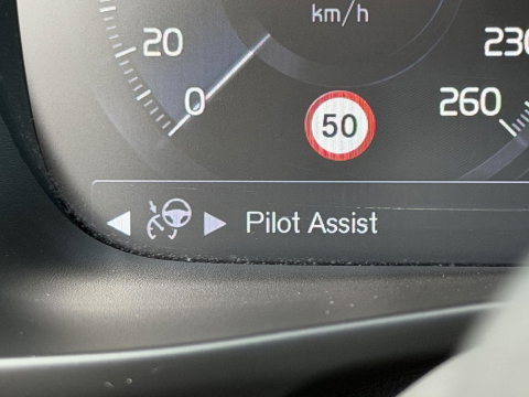 Volvo XC40 1.5 T4 210PK Recharge R-Design |H/K|AutoPilot|Winterpakket|Cam