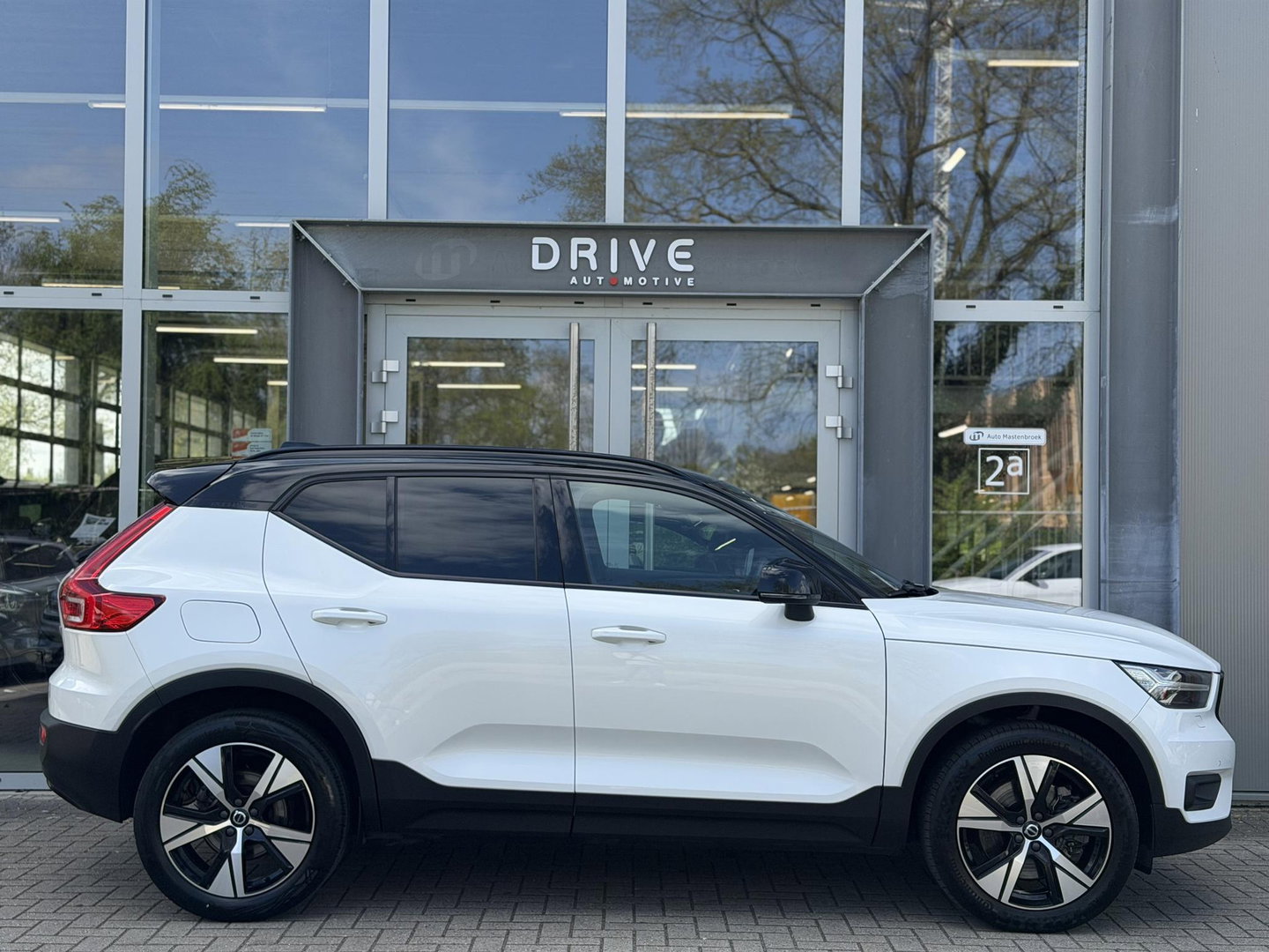 Volvo XC40 1.5 T4 210PK Recharge R-Design |H/K|AutoPilot|Winterpakket|Cam