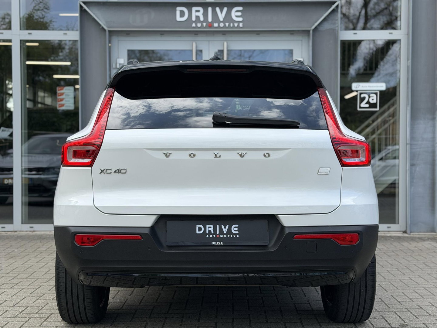 Volvo XC40 1.5 T4 210PK Recharge R-Design |H/K|AutoPilot|Winterpakket|Cam