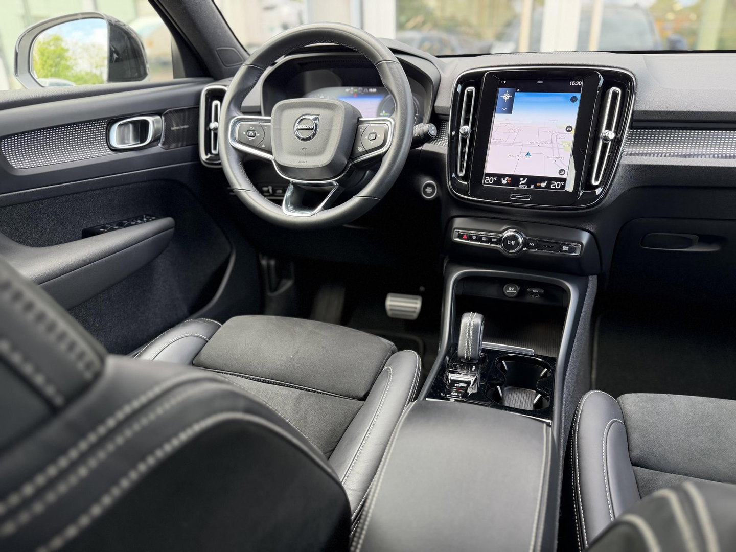 Volvo XC40 1.5 T4 210PK Recharge R-Design |H/K|AutoPilot|Winterpakket|Cam