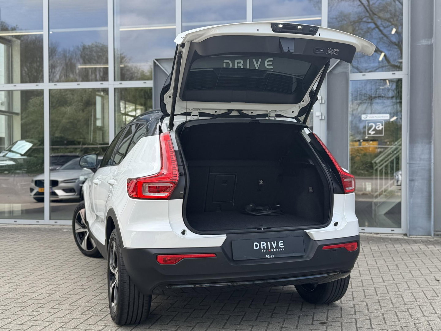 Volvo XC40 1.5 T4 210PK Recharge R-Design |H/K|AutoPilot|Winterpakket|Cam