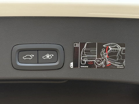 Volvo XC40 1.5 T4 210PK Recharge R-Design |H/K|AutoPilot|Winterpakket|Cam
