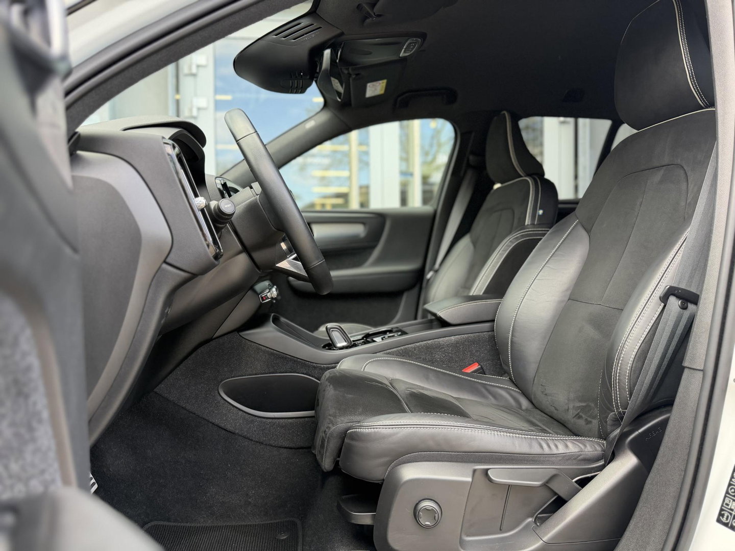 Volvo XC40 1.5 T4 210PK Recharge R-Design |H/K|AutoPilot|Winterpakket|Cam