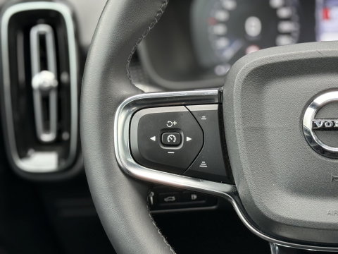 Volvo XC40 1.5 T4 210PK Recharge R-Design |Pano|H/K|Winterpakket|360Cam|Trekhaak