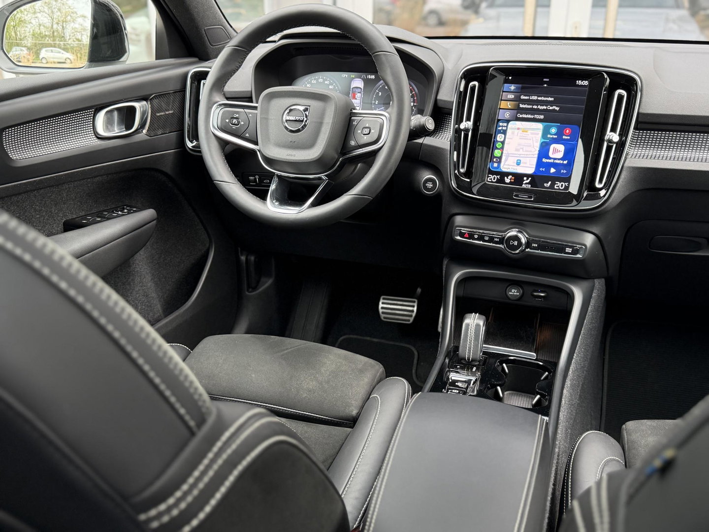 Volvo XC40 1.5 T4 210PK Recharge R-Design |Pano|H/K|Winterpakket|360Cam|Trekhaak