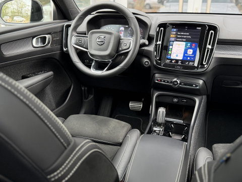 Volvo XC40 1.5 T4 210PK Recharge R-Design |Pano|H/K|Winterpakket|360Cam|Trekhaak