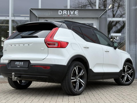 Volvo XC40 1.5 T4 210PK Recharge R-Design |Pano|H/K|Winterpakket|360Cam|Trekhaak
