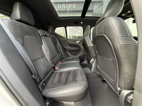 Volvo XC40 1.5 T4 210PK Recharge R-Design |Pano|H/K|Winterpakket|360Cam|Trekhaak