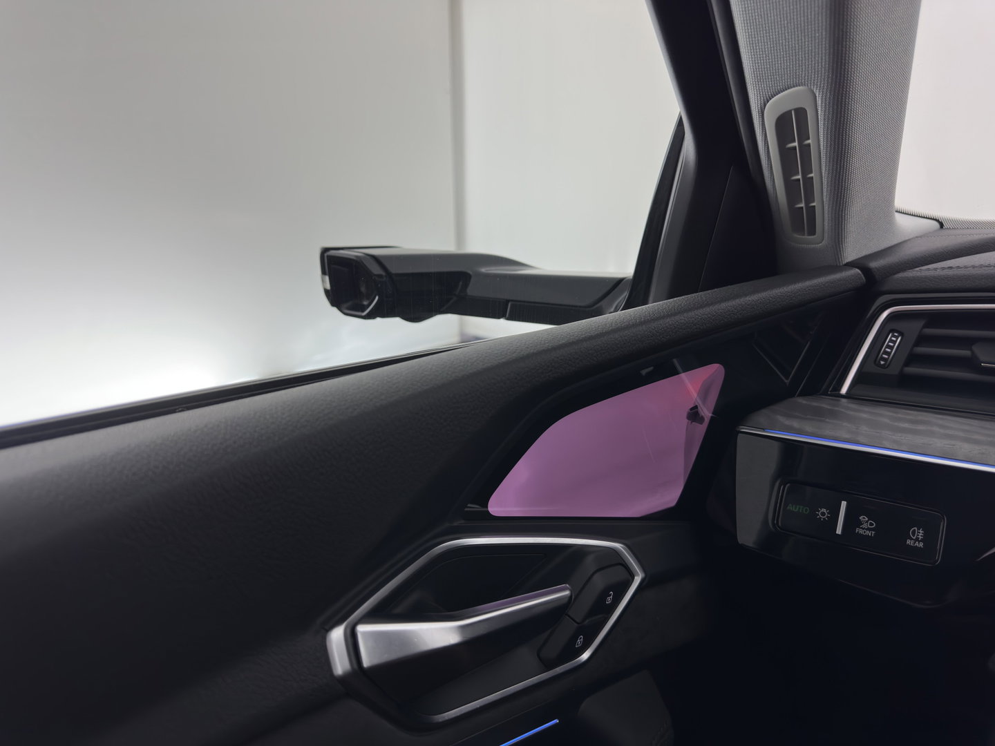 Audi e-tron 55 Quattro Advanced 95 kWh [ 3-Fase-11kW ] {SoH-91%} (INCL-BTW) *PANO | LEATHER | BANG&OLUFSEN | VIRTUAL-MIRRORS | HEAD-UP |  ADAPTIVE-CRUISE | FULL-LED | DIGI-COCKPIT | KEYLESS | MEMORY-PACK | TOPVIEW | HEATED-SPORTSEATS |  22''ALU*