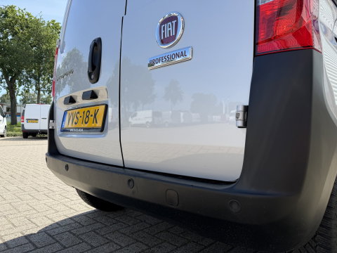 Fiat Fiorino 1.3 MJ Adventure / vaste prijs rijklaar € 9.950 ex btw / lease vanaf € 168 / euro 6 / bpm vrij / zilver metallic / airco / cruise / navi / schuifdeur / pdc achter !