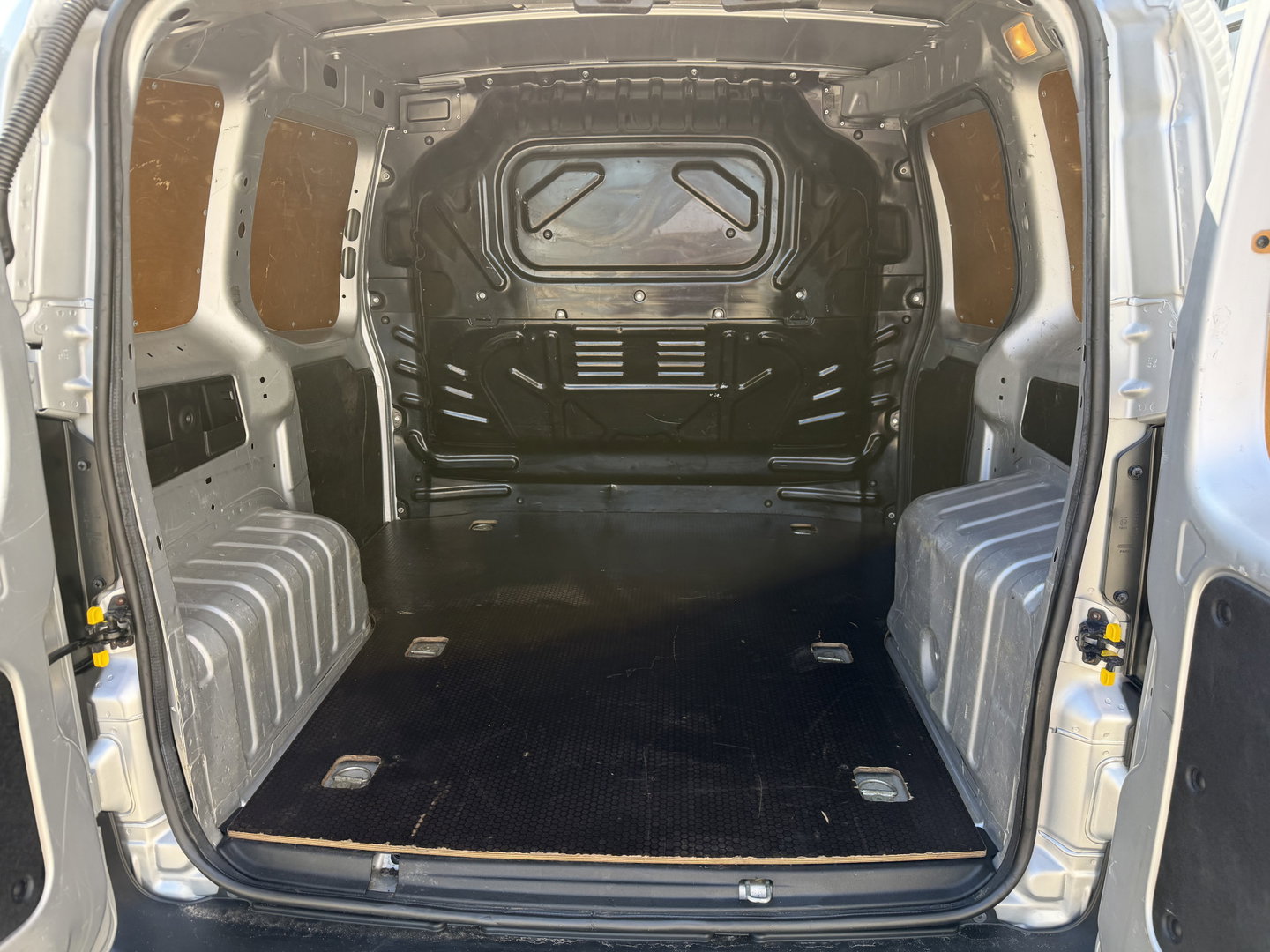 Fiat Fiorino 1.3 MJ Adventure / vaste prijs rijklaar € 9.950 ex btw / lease vanaf € 168 / euro 6 / bpm vrij / zilver metallic / airco / cruise / navi / schuifdeur / pdc achter !
