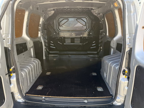 Fiat Fiorino 1.3 MJ Adventure / vaste prijs rijklaar € 9.950 ex btw / lease vanaf € 168 / euro 6 / bpm vrij / zilver metallic / airco / cruise / navi / schuifdeur / pdc achter !