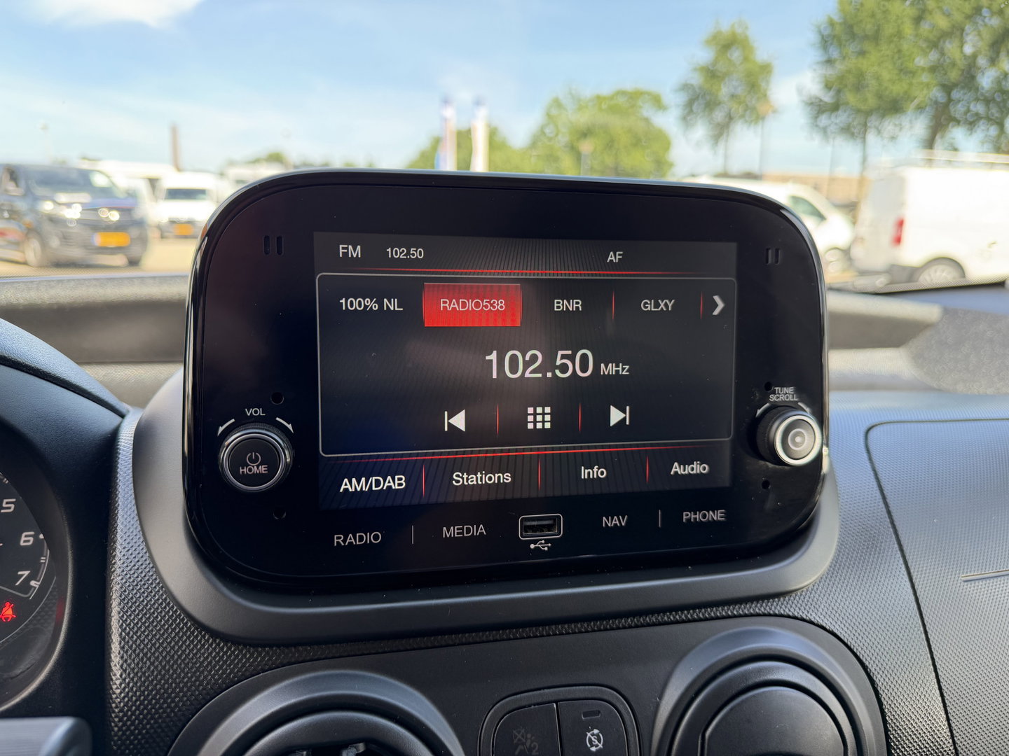 Fiat Fiorino 1.3 MJ Adventure / vaste prijs rijklaar € 9.950 ex btw / lease vanaf € 168 / euro 6 / bpm vrij / zilver metallic / airco / cruise / navi / schuifdeur / pdc achter !