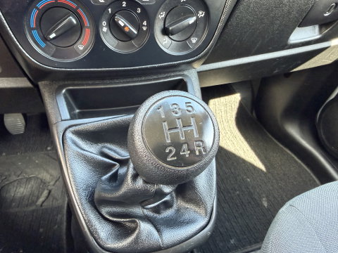 Fiat Fiorino 1.3 MJ Adventure / vaste prijs rijklaar € 9.950 ex btw / lease vanaf € 168 / euro 6 / bpm vrij / zilver metallic / airco / cruise / navi / schuifdeur / pdc achter !