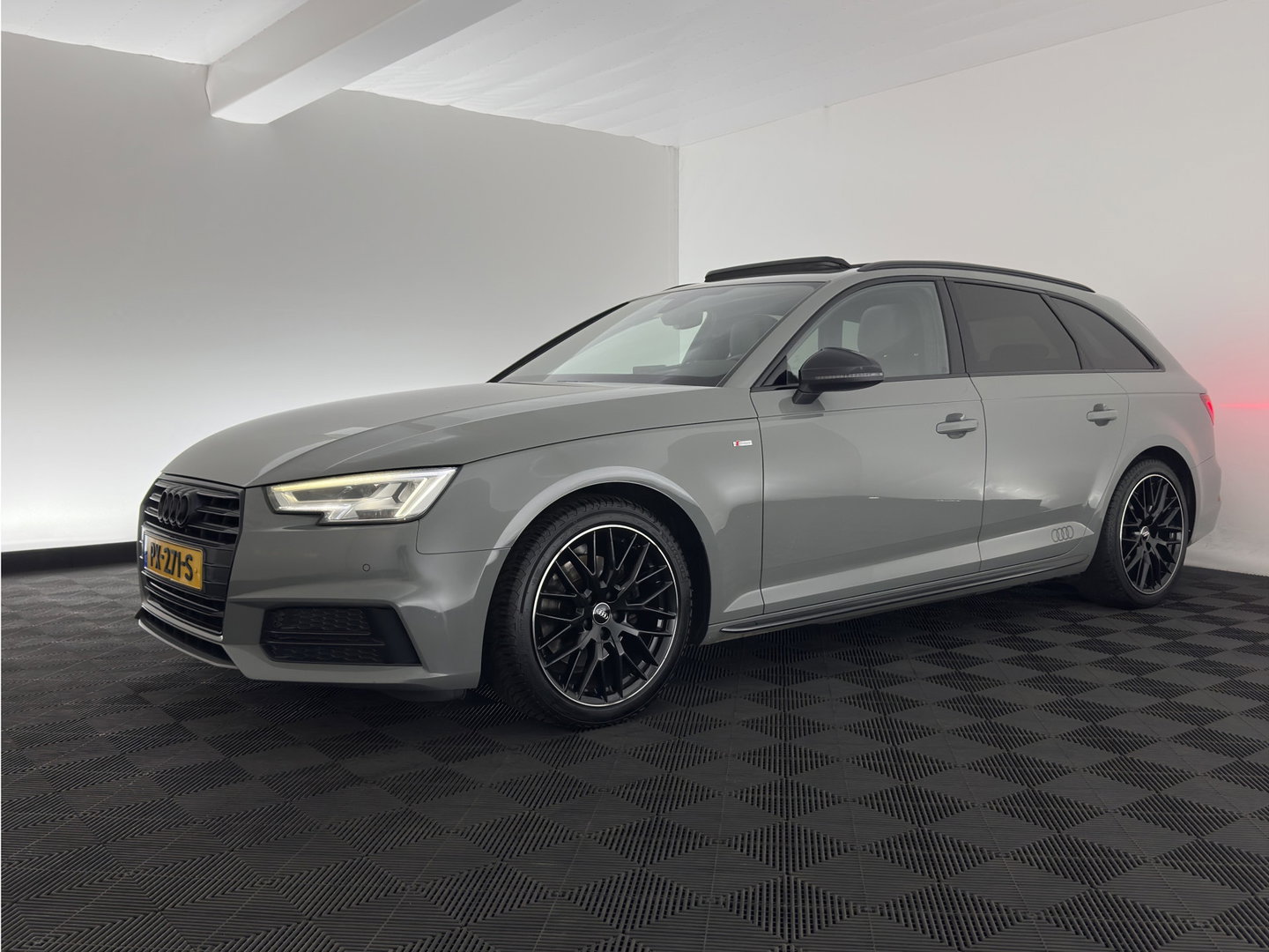 Audi A4 Avant 2.0 TDI S-Line Sport Black Edition Aut. *PANO | LEATHER | FULL-LED | HEATED-SPORTSEATS | AUDI-SOUND | DIGI-COCKPIT | KEYLESS | NAVI-FULLMAP | PDC | AMBIENTLIGHT | CRUISE  | 18"ALU*