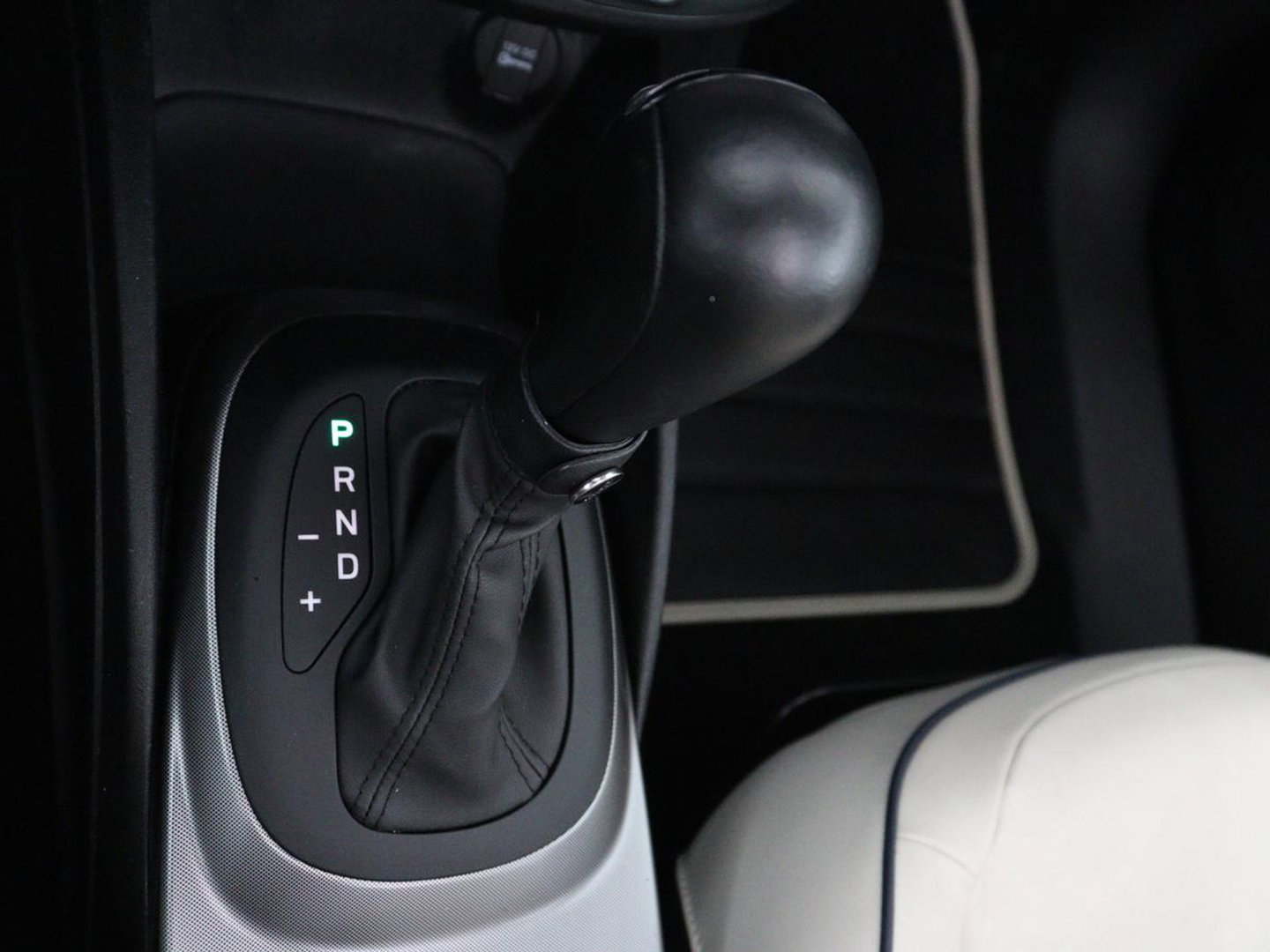 Fiat 500X 1.3 FireFly Turbo 150 Connect Yacht Club Capri Yacht Club Capri | Carplay | Open-schuifkanteldak | LED | LEER | Automaat | Camera | Navigatie | DAB | LM |Climate control | Cruise control
