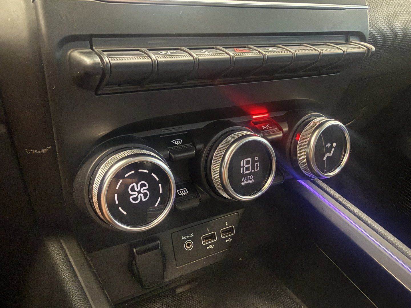 Renault Clio 1.0 TCe Intens 5-Drs. Navigatie Full-led 16'lmv 24 Maanden garantie* (Vraag naar de voorwaarden)