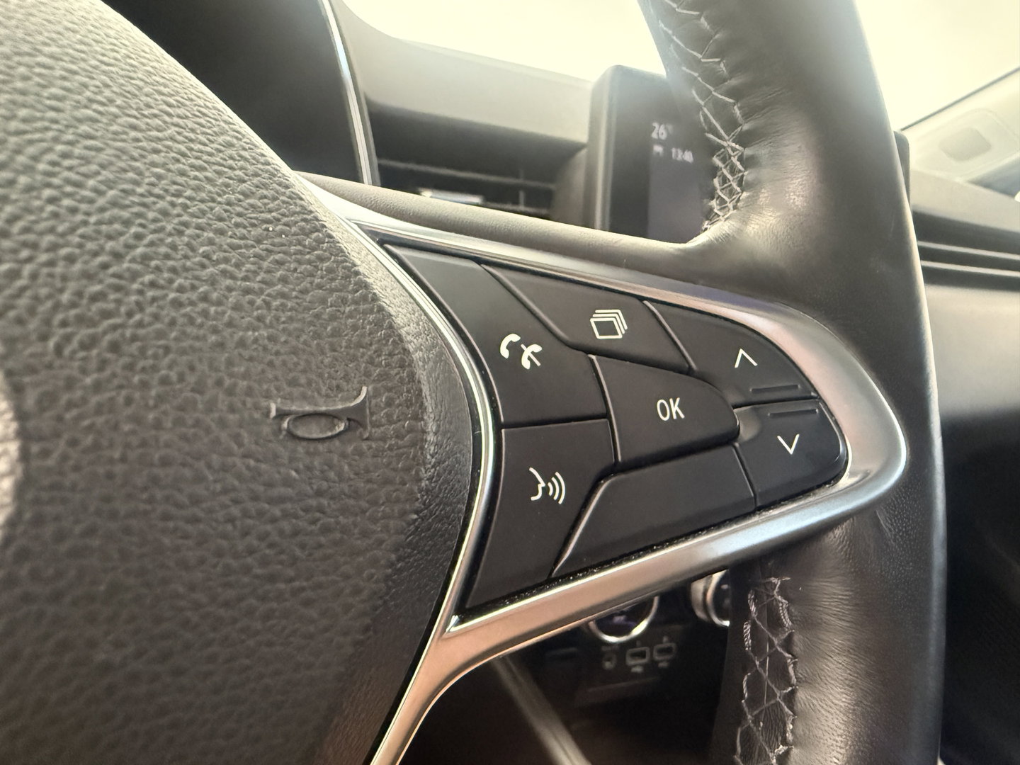 Renault Clio 1.0 TCe Intens 5-Drs. Navigatie Full-led 16'lmv 24 Maanden garantie* (Vraag naar de voorwaarden)