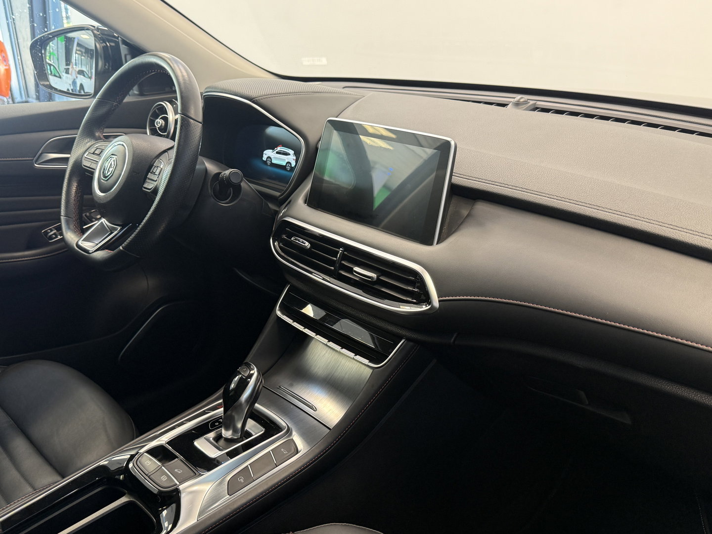 MG EHS 1.5 TGDI Luxury Panoramadak Leder Trekhaak 24 Maanden garantie* (Vraag naar de voorwaarden)