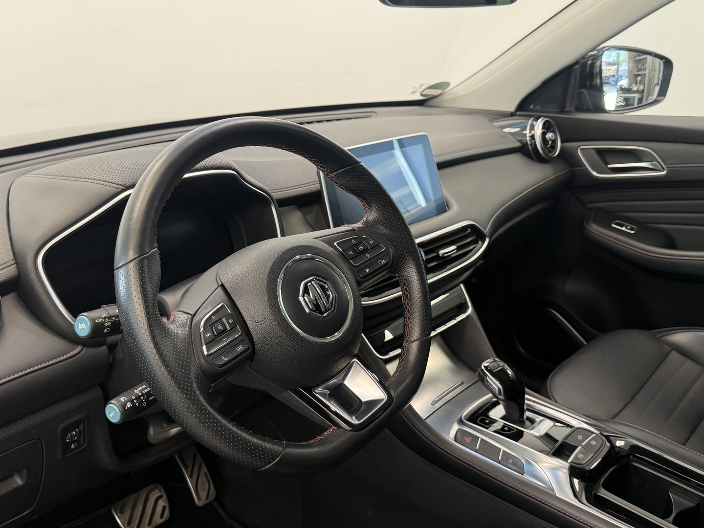 MG EHS 1.5 TGDI Luxury Panoramadak Leder Trekhaak 24 Maanden garantie* (Vraag naar de voorwaarden)