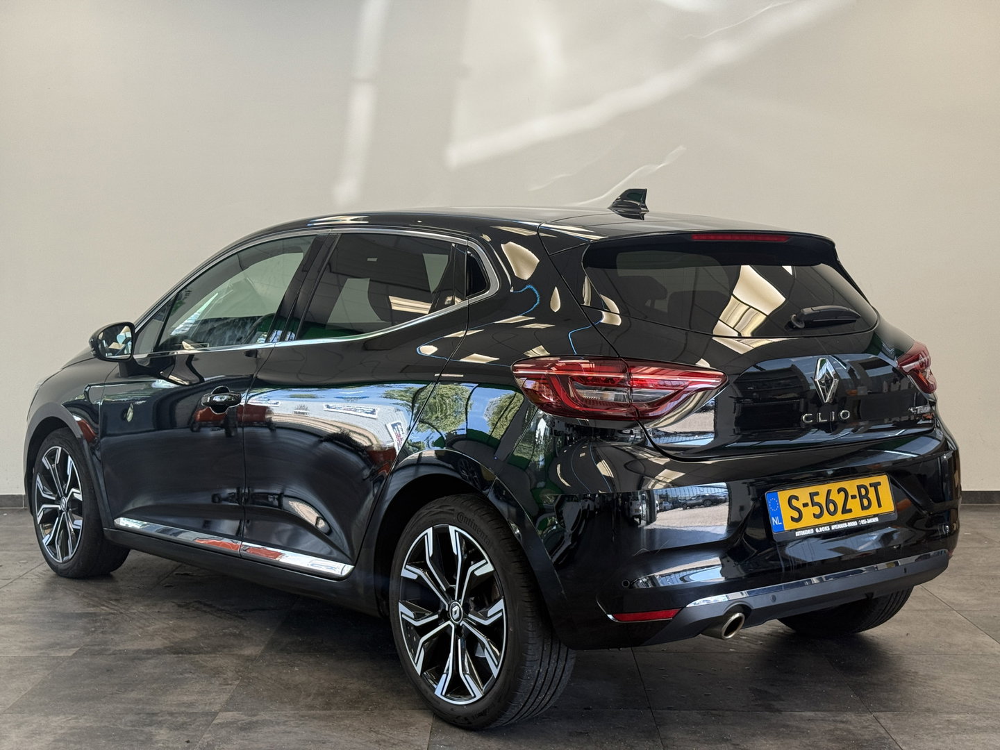 Renault Clio 1.0 TCe 90 Techno Voorstoelen verwarmd Achteruitrij Camera 24 Maanden garantie* (Vraag naar de voorwaarden)