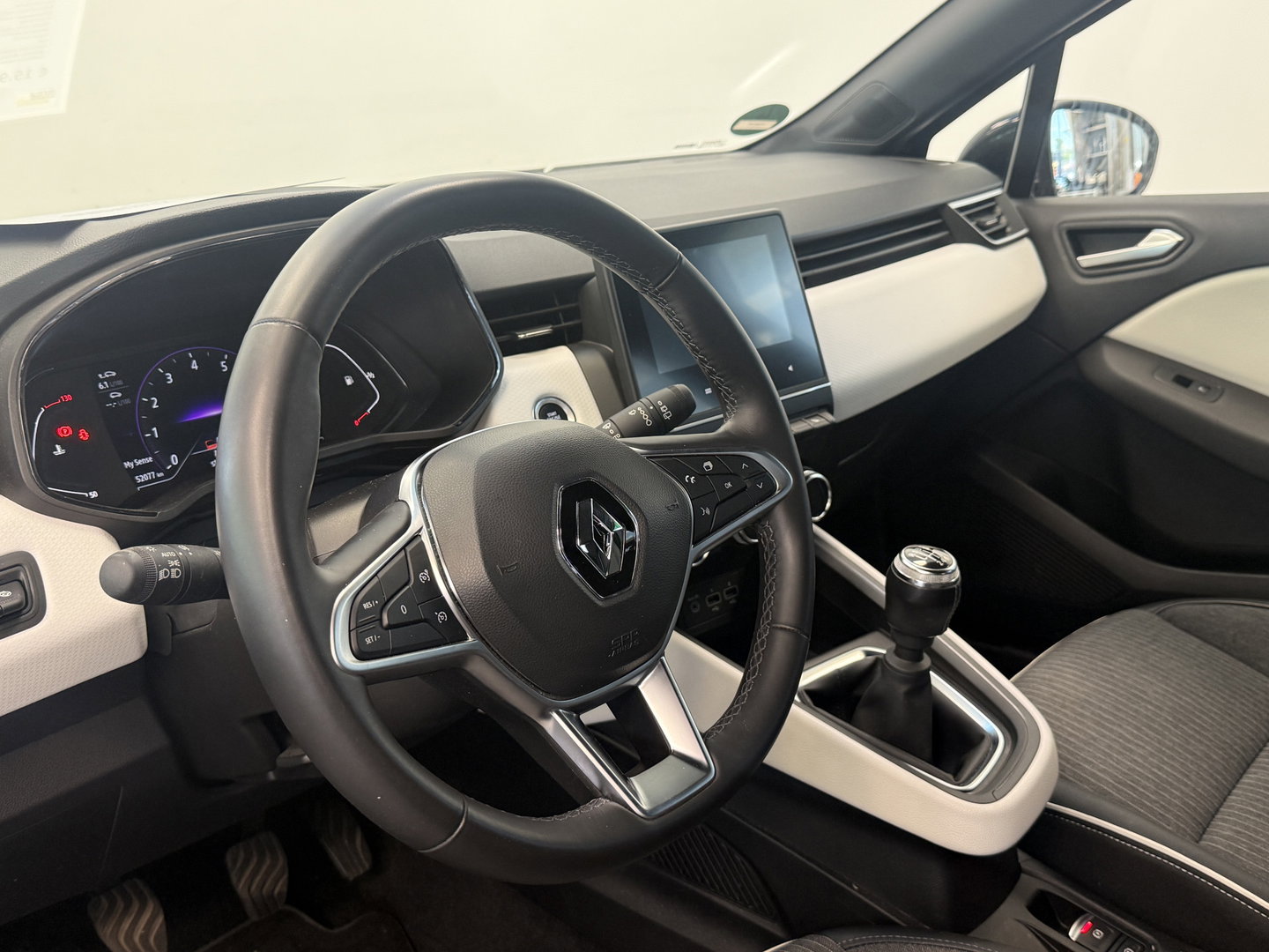 Renault Clio 1.0 TCe 90 Techno Voorstoelen verwarmd Achteruitrij Camera 24 Maanden garantie* (Vraag naar de voorwaarden)