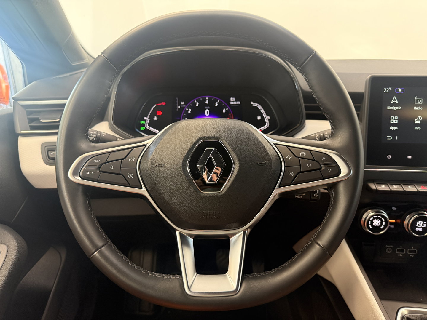 Renault Clio 1.0 TCe 90 Techno Voorstoelen verwarmd Achteruitrij Camera 24 Maanden garantie* (Vraag naar de voorwaarden)